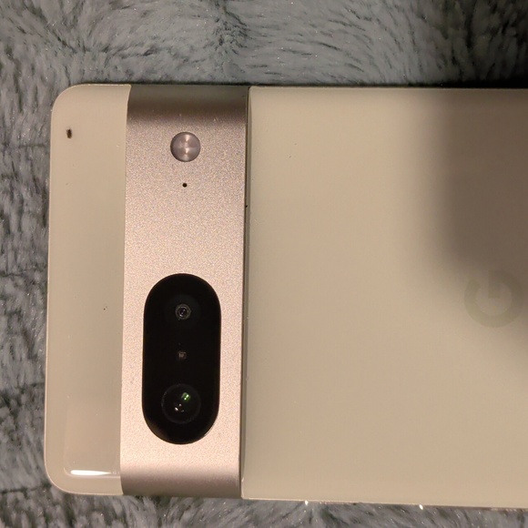 Black Smartphone - Picture 4 of 6